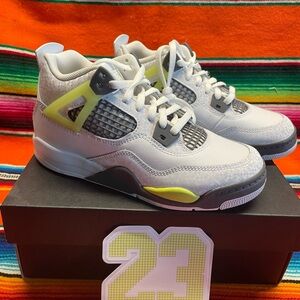 Jorden 4 Retro ps , lemon twist